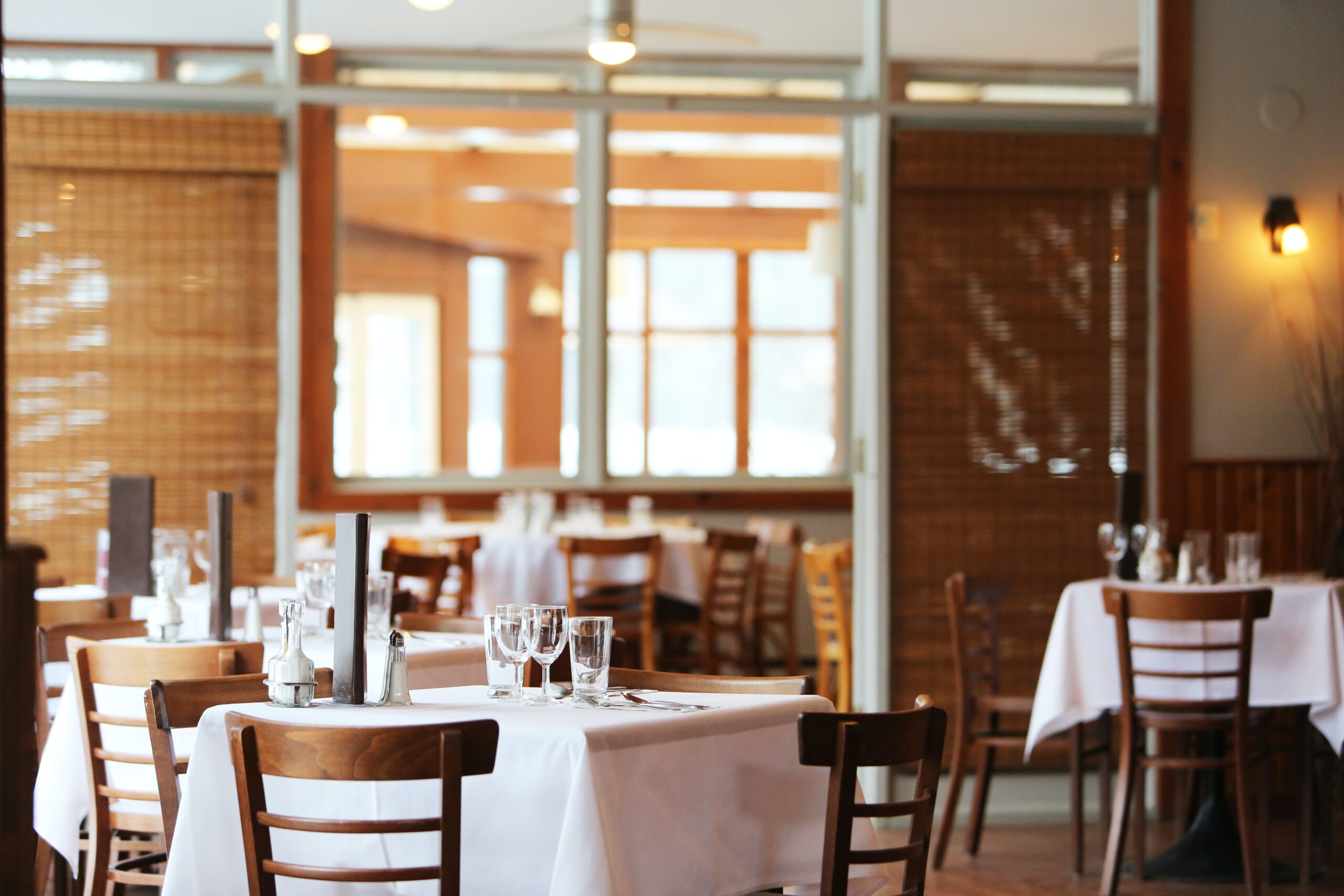 How To Choose The Perfect Restaurant Table For Your Venue